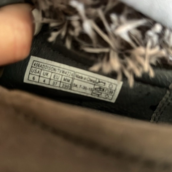 Vionic - Picture 7 of 8